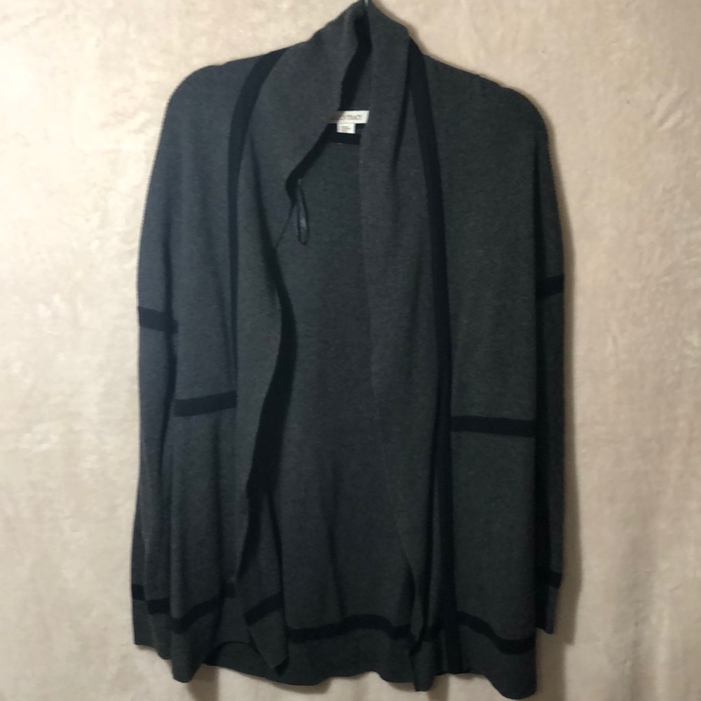 Ellen Tracy Gray with black long sleeve cardigan